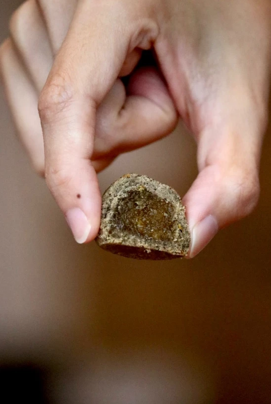 Osmanthus Oolong Pineapple Balls