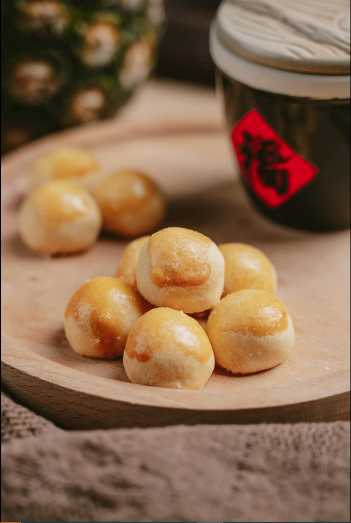 Signature Pineapple Ball